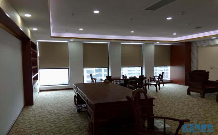 卷簾窗簾價(jià)格介紹 卷簾式窗簾好用嗎 卷簾