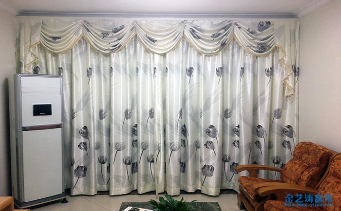 辦公室落地窗簾設(shè)計有什么技巧 布藝簾