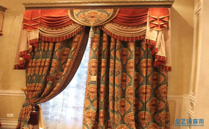 想定制美式窗簾,這幾個佛山美式窗簾廠家?guī)湍? /></p>
<h2>
佛山美式窗簾廠家推薦</h2>
<p>
鉑濤,始創(chuàng)于1982年,是出名的軟裝品牌,在中國很早就在做布藝窗簾研制、策劃、生產(chǎn)、銷售的企業(yè),享有“美式窗簾專家”的稱號。30多年來,摩力克始終以“傳承布藝文化,構建和諧家居”為企業(yè)宗旨,致力于打造中國布藝第一品牌。<br />
<img alt= 佛山美式窗簾廠家